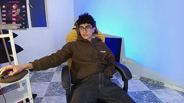  nickconnor01 online show from September 19, 4:58 am