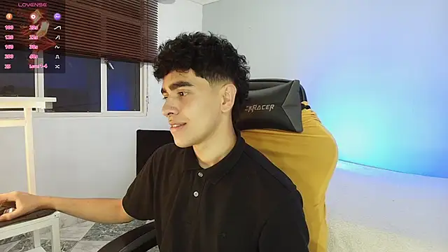  nickconnor01 online show from October 1, 4:40 am