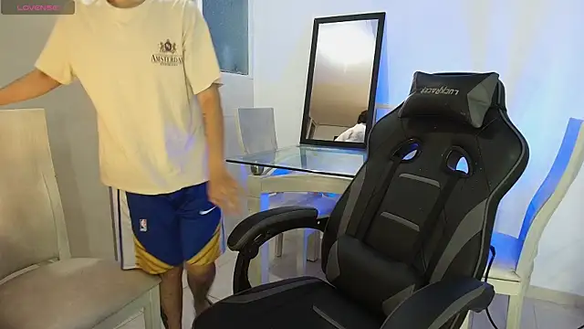  nickconnor01 online show from November 11, 3:06 am