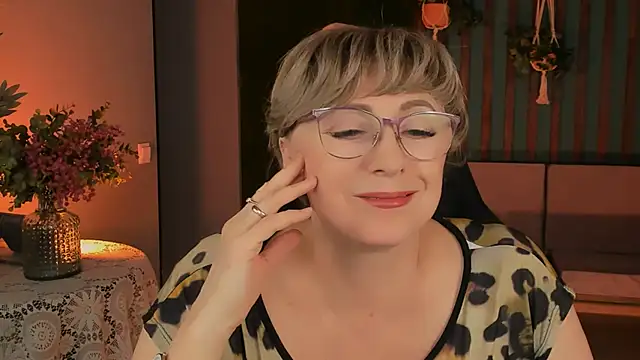 sugar vivien online show from October 9, 1:09 pm