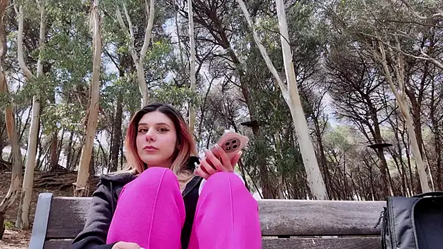 Snapshot of LeylaRosse chatting on March 20, 11:05 am LeylaRosse online show from March 20, 11:05 am