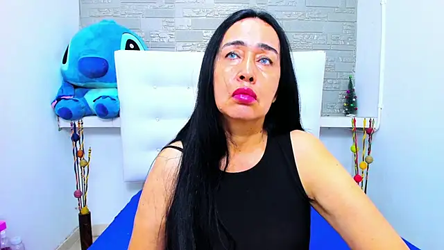 HorniestMilf online show from October 11, 3:32 pm