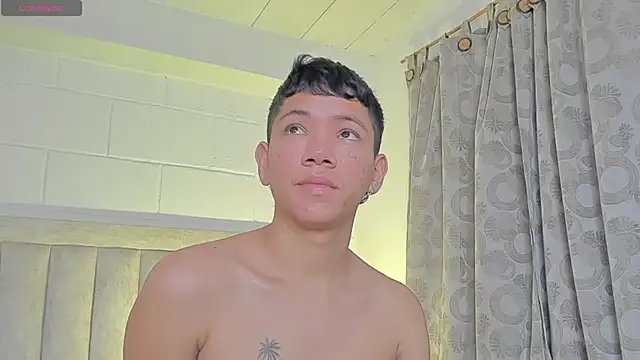 JulianRose 1 online show from January 25, 11:23 am