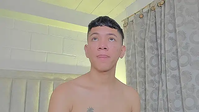 JulianRose 1 online show from January 29, 11:51 am