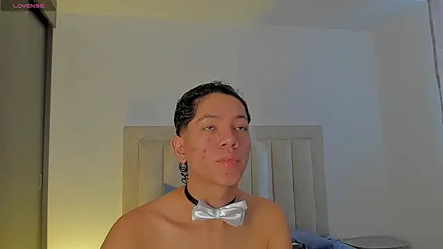 JulianRose 1 online show from September 13, 9:03 pm