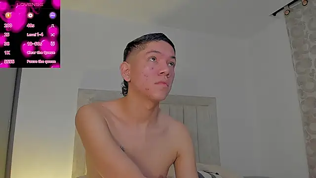 JulianRose 1 online show from October 12, 8:35 am