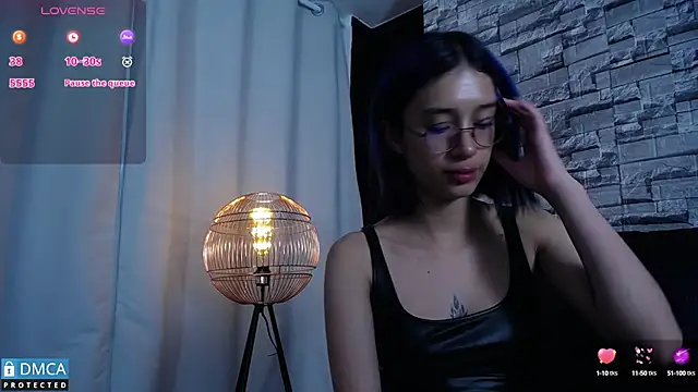 BellaOdisea online show from February 5, 8:25 pm