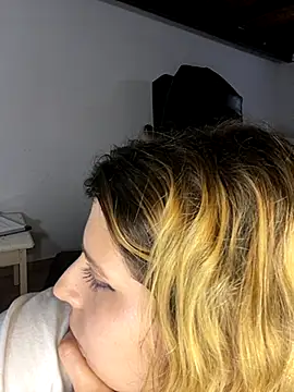 Snapshot of FlorBich chatting on September 19, 10:10 pm FlorBich online show from September 19, 10:10 pm