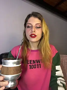 Snapshot of FlorBich chatting on October 6, 11:57 pm FlorBich online show from October 6, 11:57 pm