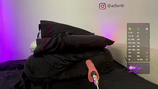 Snapshot of adler80035 chatting on November 3, 5:52 am adler80035 online show from November 3, 5:52 am