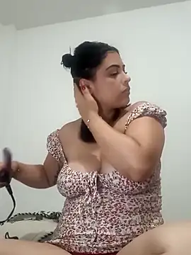 MelannyBell online show from March 21, 6:40 pm