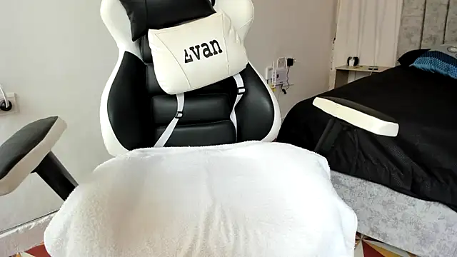 Valerioe online show from March 12, 1:40 pm