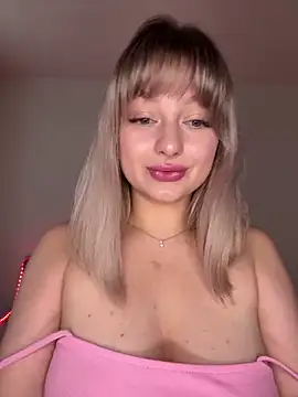 Snapshot of Blonde20 chatting on January 8, 9:21 am Blonde20 online show from January 8, 9:21 am