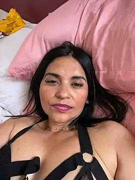 paolagomez  online show from December 15, 6:26 pm