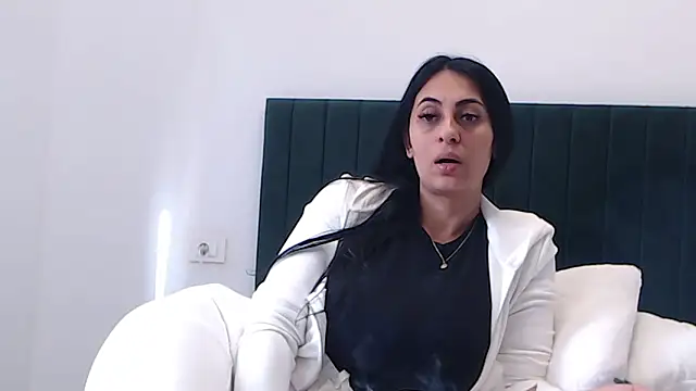 Snapshot of Aimeclark chatting on October 17, 11:35 am Aimeclark online show from October 17, 11:35 am