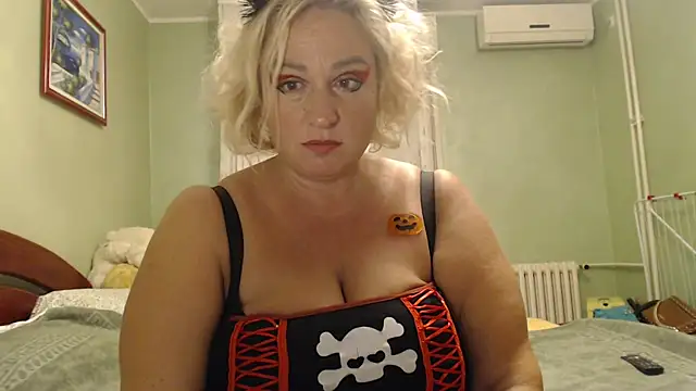 VirginiaNurse online show from October 25, 4:57 pm