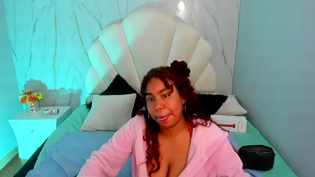 Lizzie Williams  online show from March 13, 7:20 am