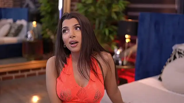 NicoleCellini online show from February 11, 10:39 pm