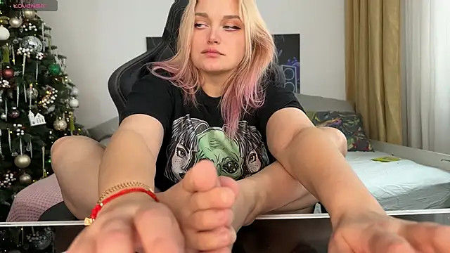 Snapshot of unicornsfeet chatting on January 13, 9:30 am unicornsfeet online show from January 13, 9:30 am