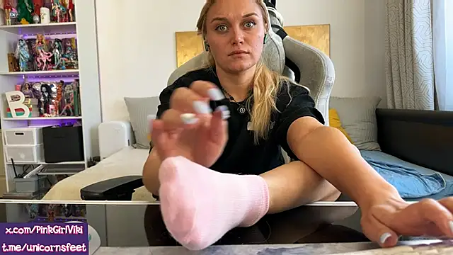 Snapshot of unicornsfeet chatting on September 13, 9:20 am unicornsfeet online show from September 13, 9:20 am