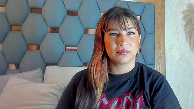 Snapshot of yayi_derek chatting on October 21, 11:33 am yayi derek online show from October 21, 11:33 am