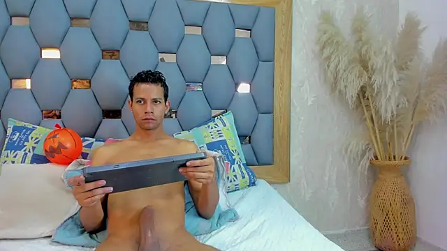 Snapshot of yayi_derek chatting on October 26, 11:38 am yayi derek online show from October 26, 11:38 am