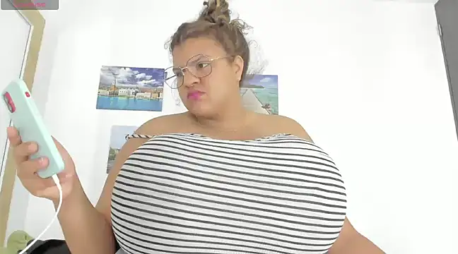 bigmom69  online show from December 12, 3:59 pm