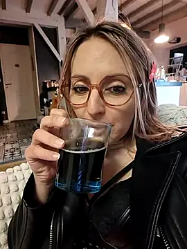 Jade Emeraud online show from March 5, 10:10 pm