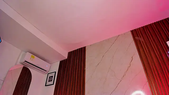 Snapshot of Emiilycollins chatting on December 7, 9:33 pm Emiilycollins online show from December 7, 9:33 pm