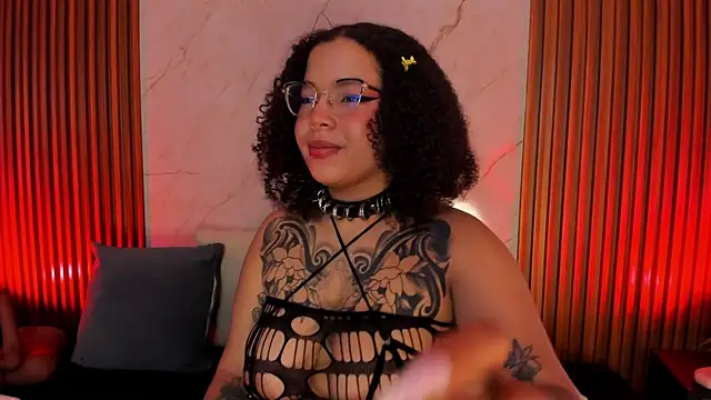 Snapshot of Emiilycollins chatting on January 27, 10:16 pm Emiilycollins online show from January 27, 10:16 pm