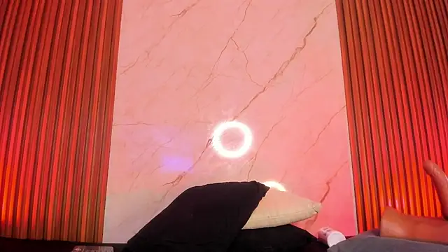 Snapshot of Emiilycollins chatting on March 13, 3:54 am Emiilycollins online show from March 13, 3:54 am