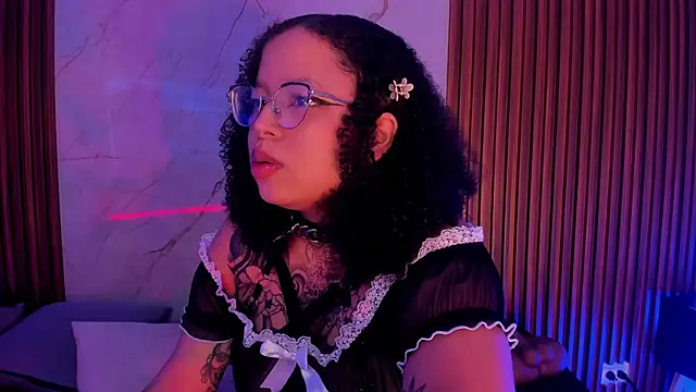 Snapshot of Emiilycollins chatting on October 26, 2:50 am Emiilycollins online show from October 26, 2:50 am