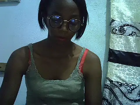 ElianeHot online show from February 17, 6:37 pm