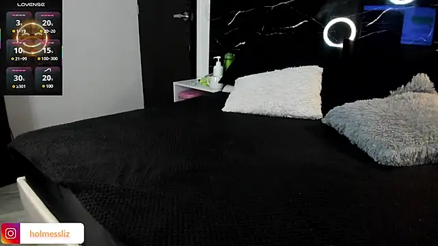 LIZ HOLMES online show from January 25, 10:08 am