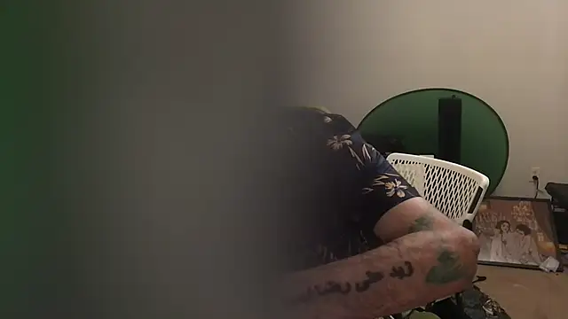 Snapshot of GForceSavage chatting on November 17, 3:29 pm GForceSavage online show from November 17, 3:29 pm