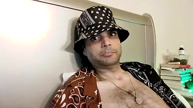 Snapshot of GForceSavage chatting on November 20, 5:29 am GForceSavage online show from November 20, 5:29 am