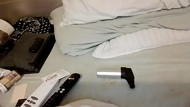 Snapshot of GForceSavage chatting on November 22, 4:00 am GForceSavage online show from November 22, 4:00 am