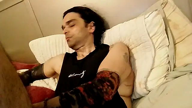 Snapshot of GForceSavage chatting on November 29, 1:25 pm GForceSavage online show from November 29, 1:25 pm