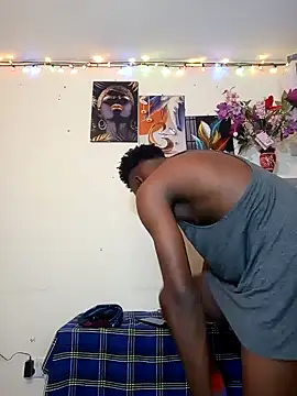 Snapshot of Moteroxz chatting on December 5, 4:09 am Moteroxz online show from December 5, 4:09 am