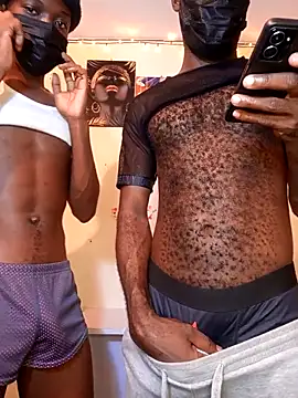 Snapshot of Moteroxz chatting on February 12, 3:51 am Moteroxz online show from February 12, 3:51 am