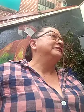 Snapshot of Vivianmature chatting on September 18, 3:58 pm Vivianmature online show from September 18, 3:58 pm