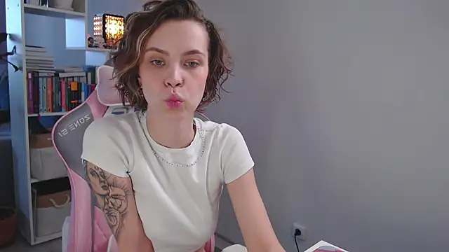 milly ross online show from January 14, 7:06 am