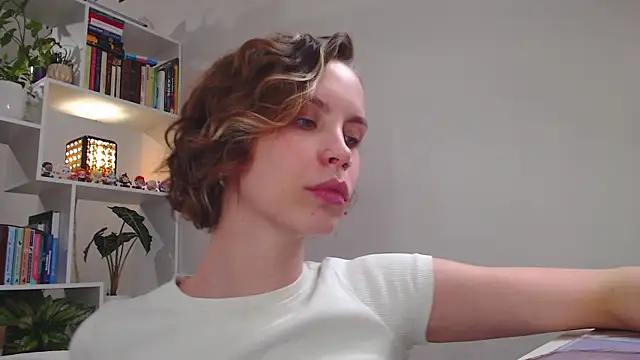 milly ross online show from February 7, 1:01 pm