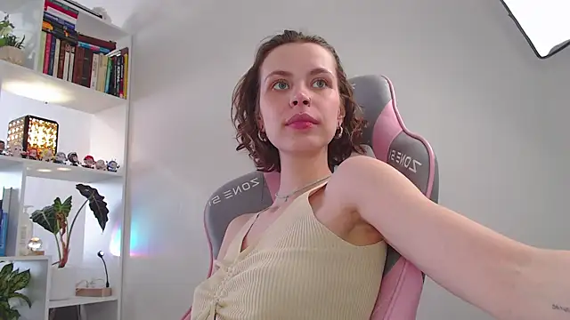 milly ross online show from February 24, 9:43 am