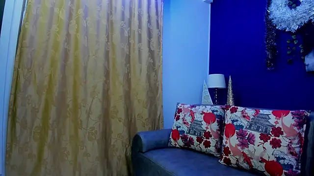 ShantalGomes online show from December 10, 2:39 pm