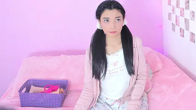 Snapshot of MIDORI_BACK_01 chatting on February 7, 12:20 am MIDORI BACK 01 online show from February 7, 12:20 am