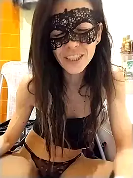 EmySkinny85 online show from February 6, 9:38 pm