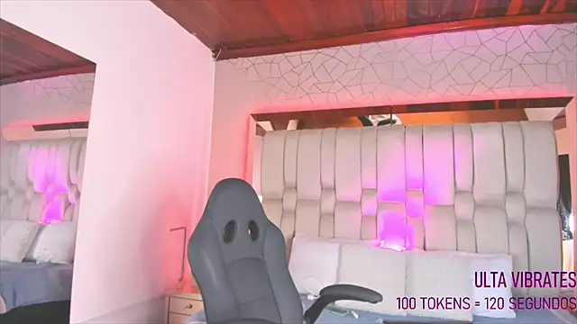 Snapshot of AngelineHeet chatting on January 8, 12:38 am AngelineHeet online show from January 8, 12:38 am