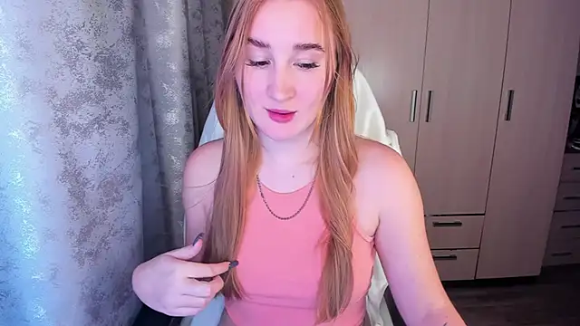 Snapshot of KeiraNight chatting on December 14, 2:42 pm KeiraNight online show from December 14, 2:42 pm