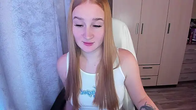 Snapshot of KeiraNight chatting on December 28, 7:44 am KeiraNight online show from December 28, 7:44 am